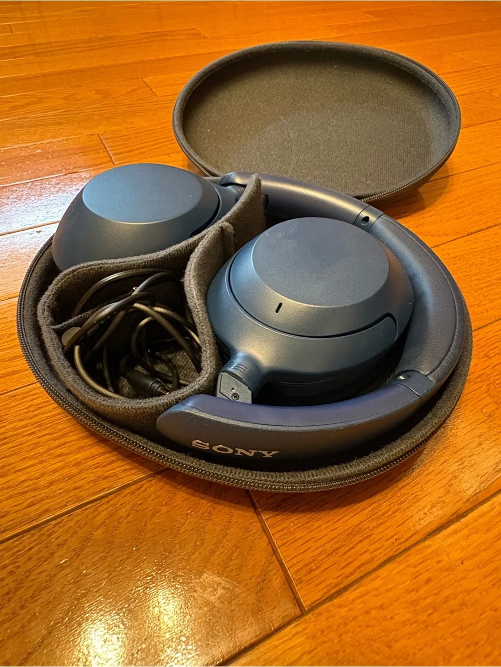 Sony WH-XB910N Over-Ear Headphones in Navy Blue